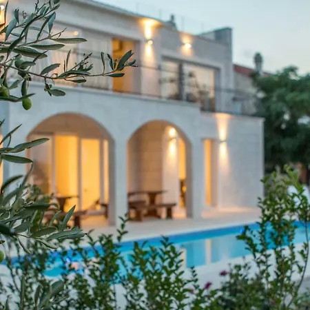 Vila Gabrijela *